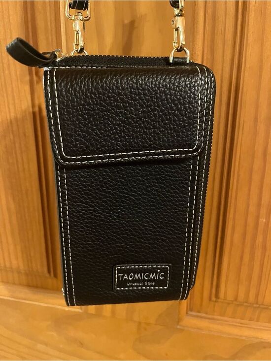 Unbranded Handbags - Compact Black Crossbody Bag with Contrast Stitching